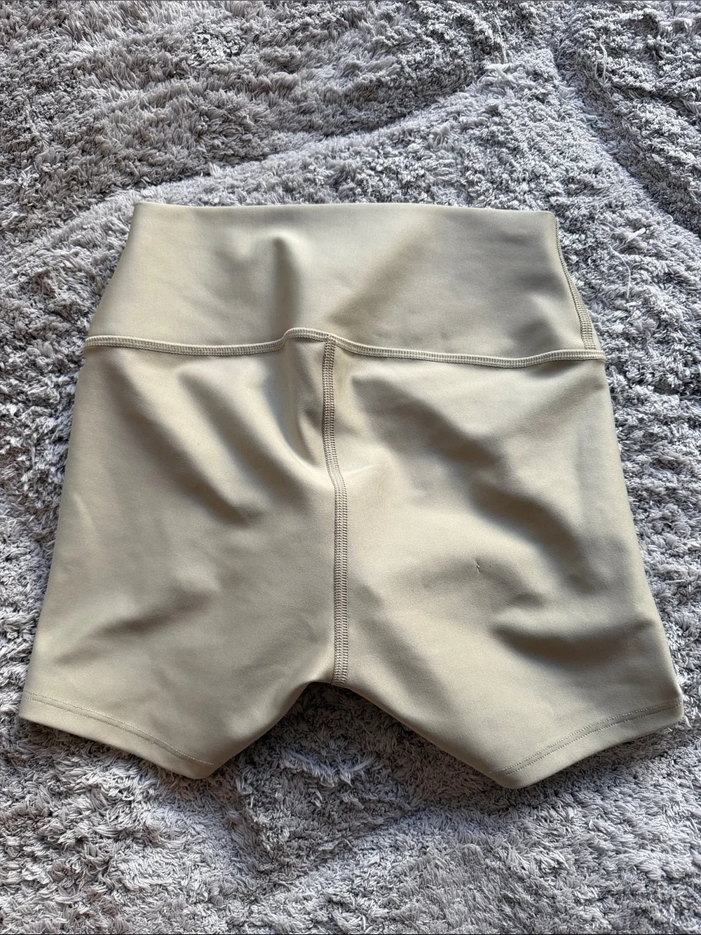 ALO Yoga High-Rise Bike Shorts in Beige 2’ - Picture 2 of 3